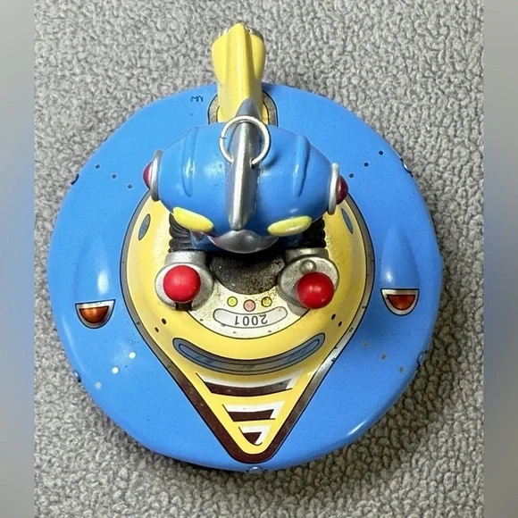 Hallmark Keepsake Robot Parade Series #2 Blue Yellow Tin Robot In Spaceship 2001 - Picture 4 of 6